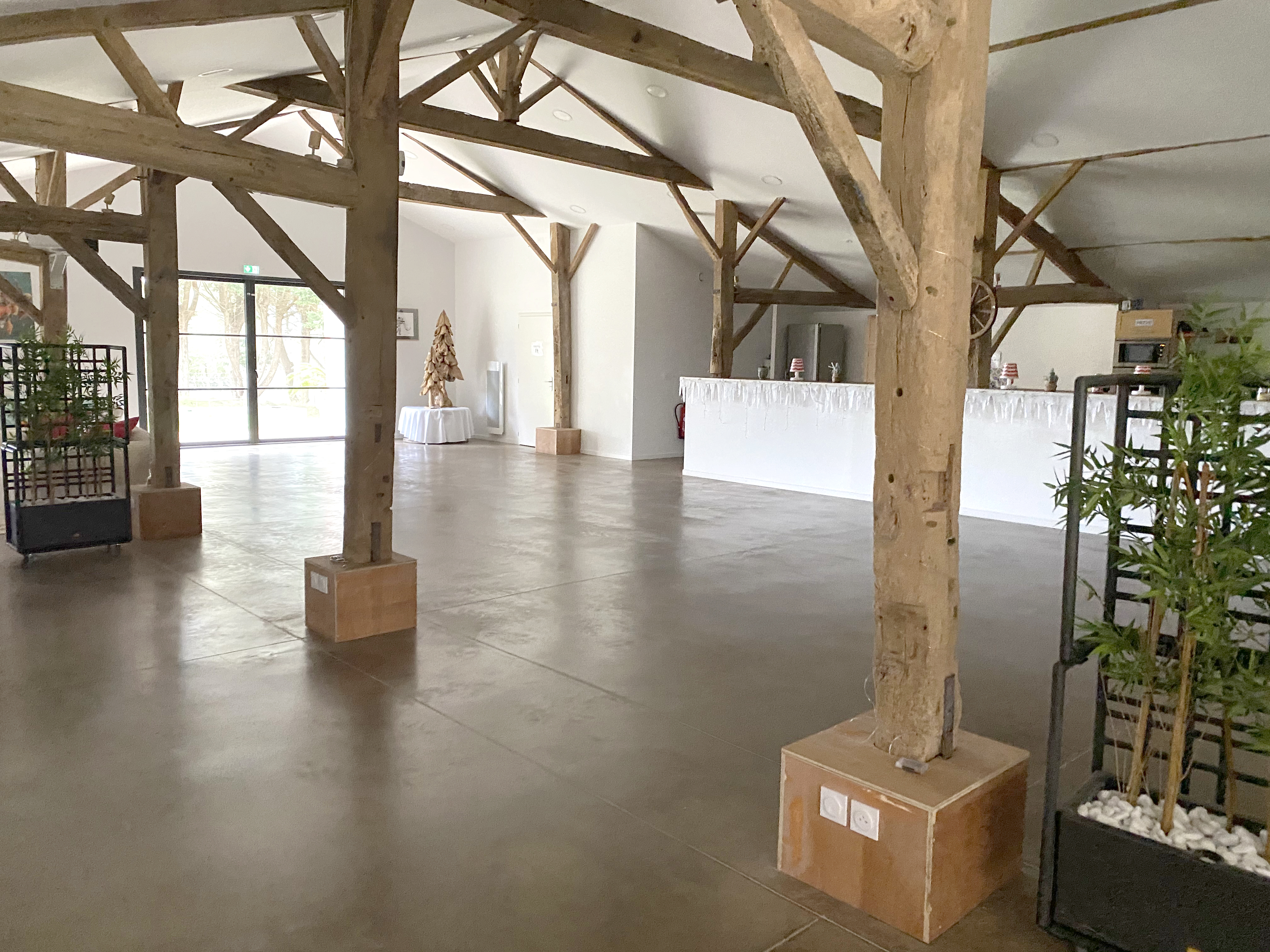 Intérieur de la Grange avec la cuisine ouverte