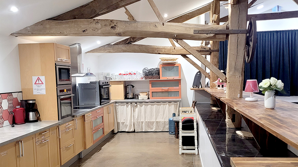 La cuisine et le bar de la Grange